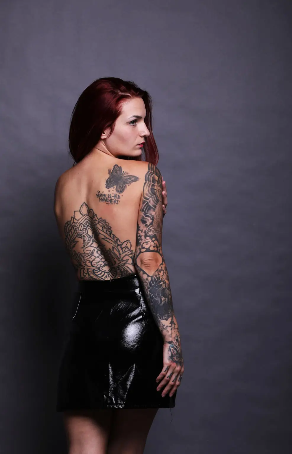 دامن چرمی تاتوی تمام بدن رنگی